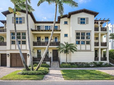 1108 Coconut Row