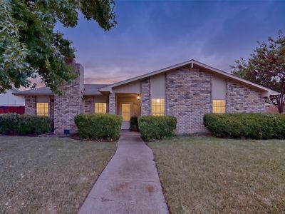 808 Rushmore Ln