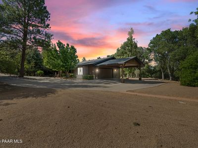 2 Glen Oaks Dr
