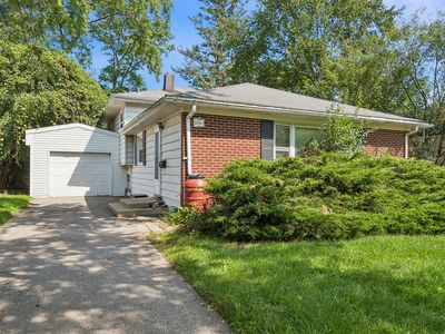 Property at 308 Southgate Dr, Northbrook, IL