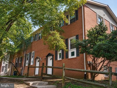 830 Calvert Towne Dr