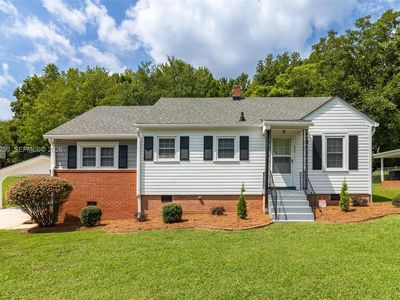 625 N Elm St