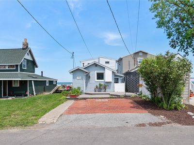 2758 Edgemere Dr