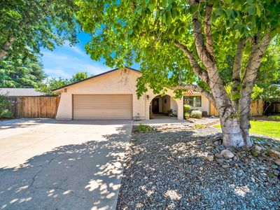 3465 Lagoon Dr