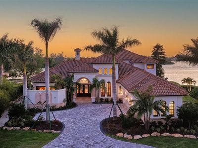 275 LOOKOUT POINT DRIVE