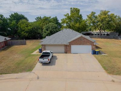 2420 2420/2422 N Glenwood Ct