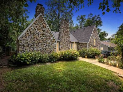 1217 Friendly Ave