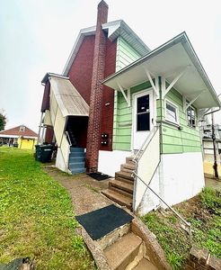 621 Seybert St