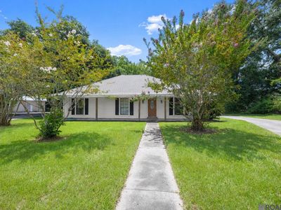 5462 Fairway Dr
