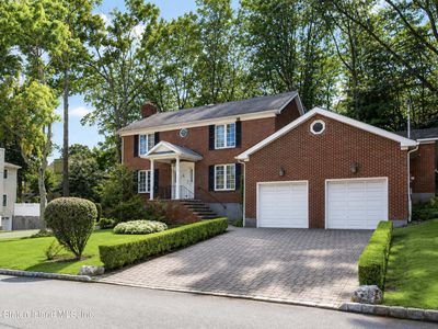 156 Hitchcock Ave