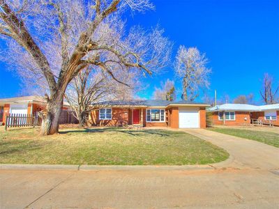 633 E Frolich Dr