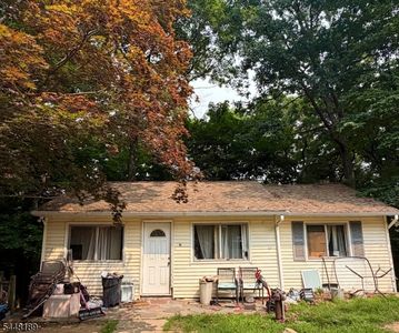 Property at 48 Skidmore Trl, Hopatcong, NJ