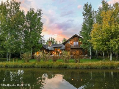 2740 W Raptor View Ln