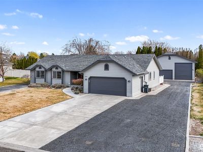 1653 Jennifer Lane NE