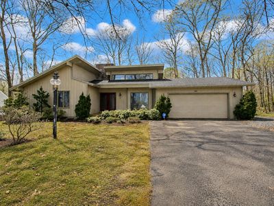 60 Redwood Circle