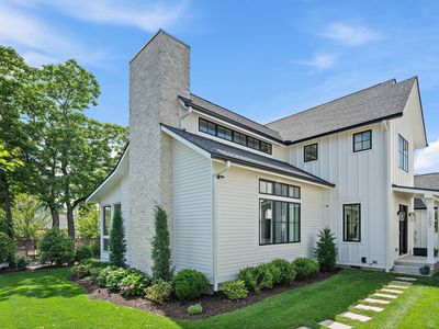 1207 Sweetbriar Ave #A & B