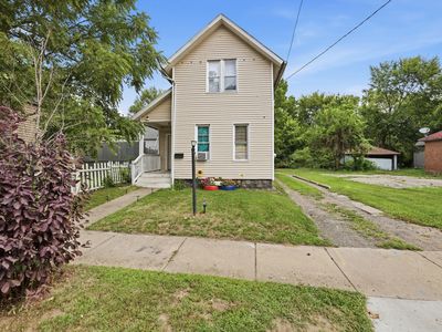 1207 E Vine St