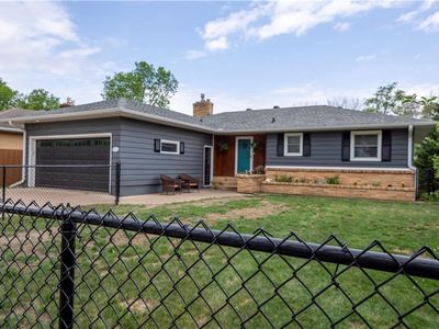 2126 Hogeboom Avenue