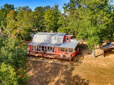 10528 Lakeside Dr