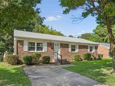 1407 Adams Cir