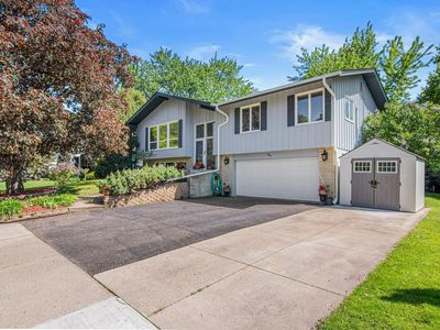 344 Thompson Ave W