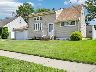 Property at 10 Independence Dr, Roselle, NJ
