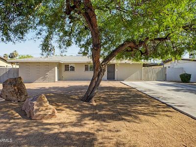 515 E VISTA DEL CERRO Drive
