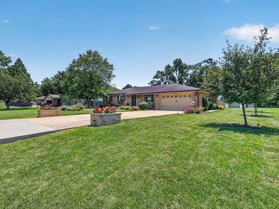 2204 E Huebbe Pkwy