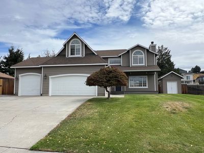 2422 Highland View Dr