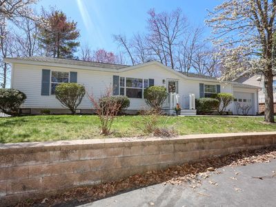 100 Ledgewood Way