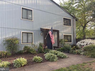 Property at 19 Carousel Ct, Sterling, VA