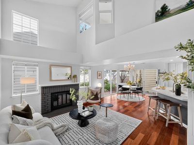 316 Sea Cliff Ln