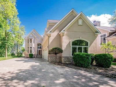 3706 E Baycliffs Dr