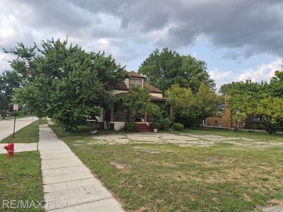 Property at 4879 E Nine Mile Rd, Warren, MI