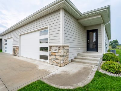 Property at 687 Prairie Blvd, Dakota Dunes, SD