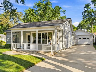 1002 Crestwood Dr
