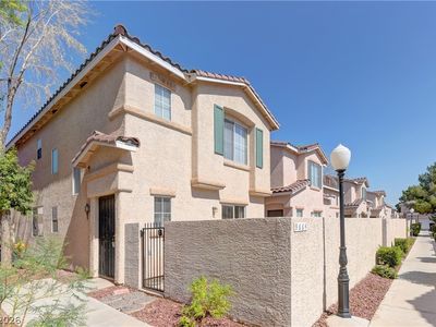 9664 Belle Regal St