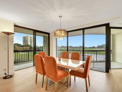 1900 Consulate Place #206