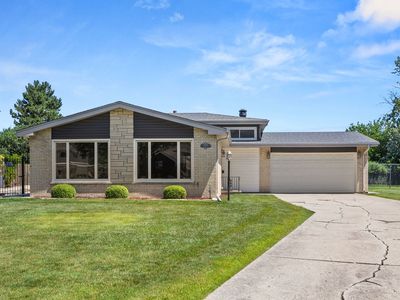 Property at 3N445 Jill Ct, Elmhurst, IL