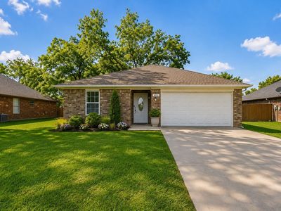 Property at 402 Robertson St, Collinsville, TX