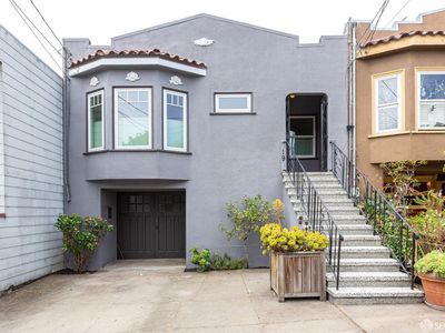 19 Congo St