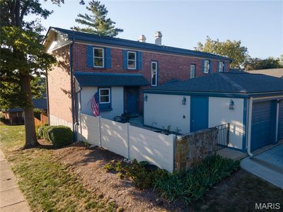 Property at 979 Conestoga Dr, Ballwin, MO