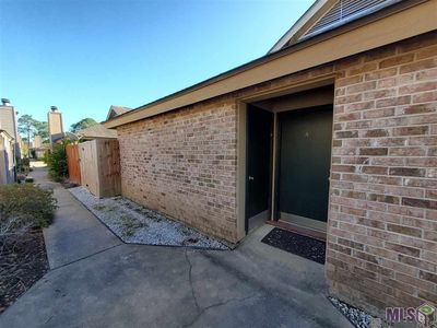 5151 Everett Ln APT A