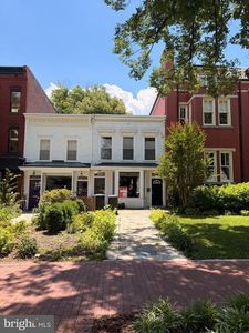 409 E Capitol St SE