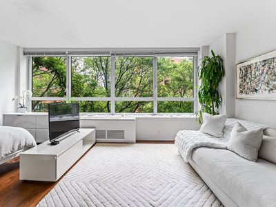 200 E 94th St APT 405