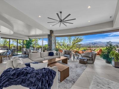 2047 W Cougar Rock Cir