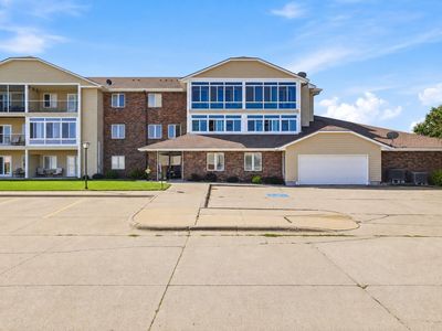 301 SE Delaware Ave Unit 303