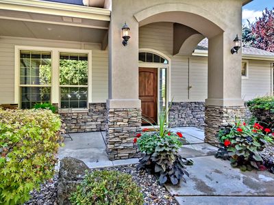 2089 W Grand Teton Dr