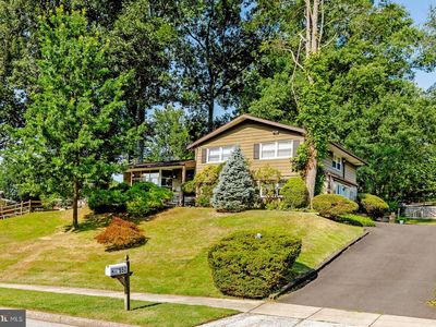 Property at 552 Cardinal Dr, Dresher, PA