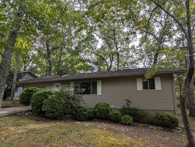 214 Lakeshire Dr
